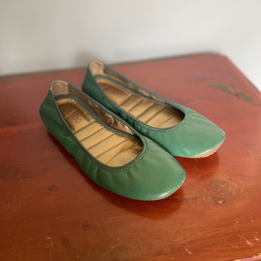 MeToo flats green